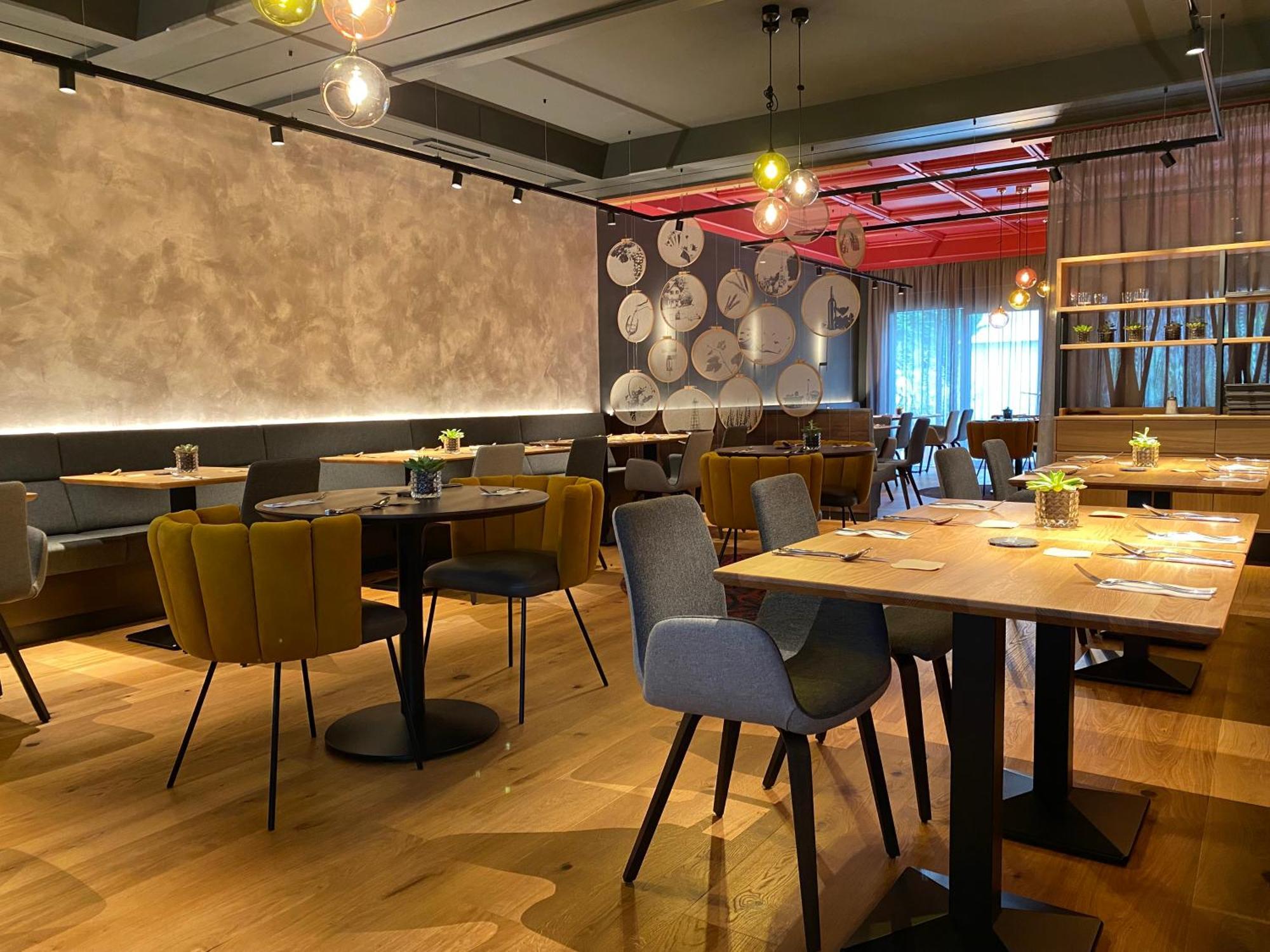 Hotel-Restaurant-Vinothek Felix Sommer Auersthal 외부 사진